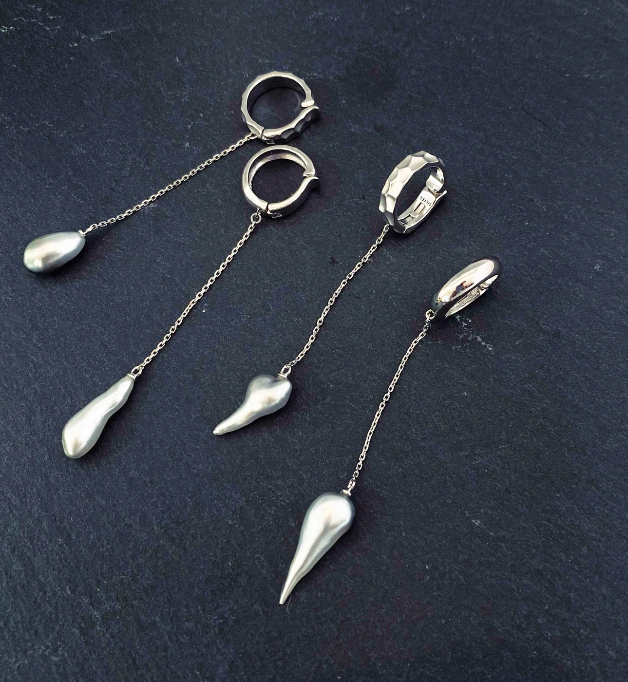 細長い真珠を使ったイヤリング